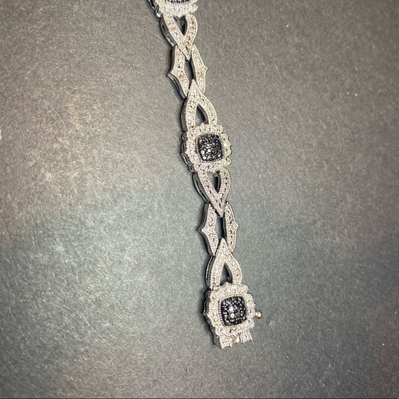 Genuine Black & White Diamond Bracelet - Picture 4 of 4
